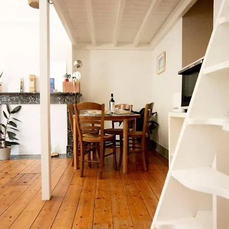 Private Flat Just A Stone's Throw From Flagey شقة بروكسل