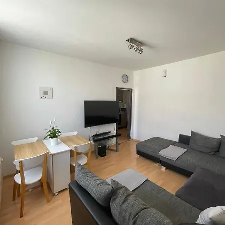 Les Oliviers: Appartement Dans Un Quartier Calme.