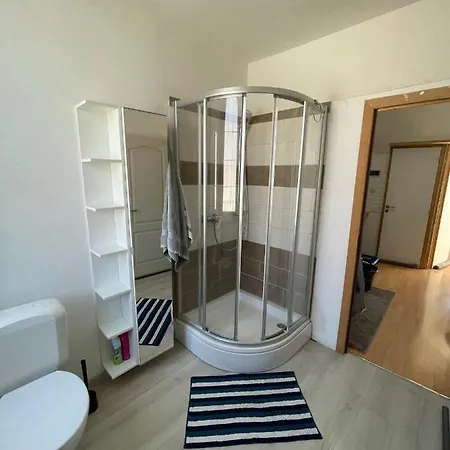 Les Oliviers: Appartement Dans Un Quartier Calme. Apartment Brussels