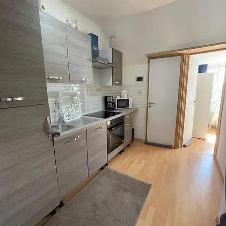 Les Oliviers: Appartement Dans Un Quartier Calme. Apartment *