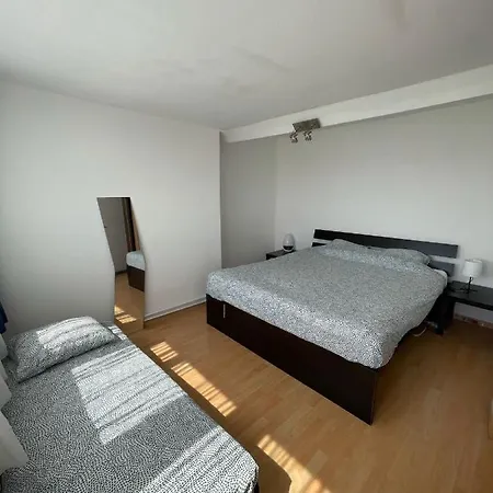 Les Oliviers: Appartement Dans Un Quartier Calme. Apartment Brussels