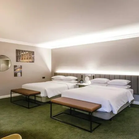 Hilton Grand Place Hotel 4*