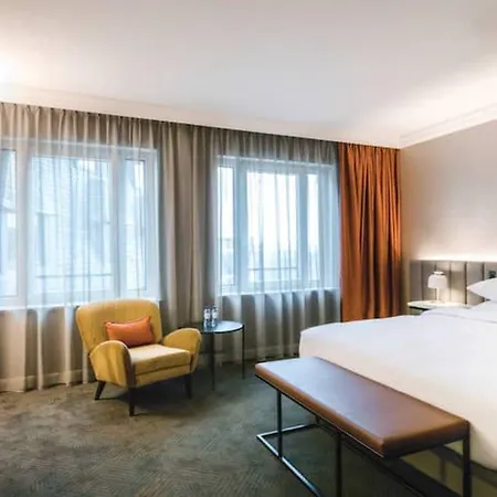 Hilton Grand Place Hotel 4*
