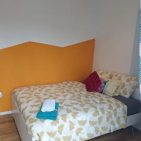 2 Bedroom With A Rooftop Terrace On 3rd Floor *