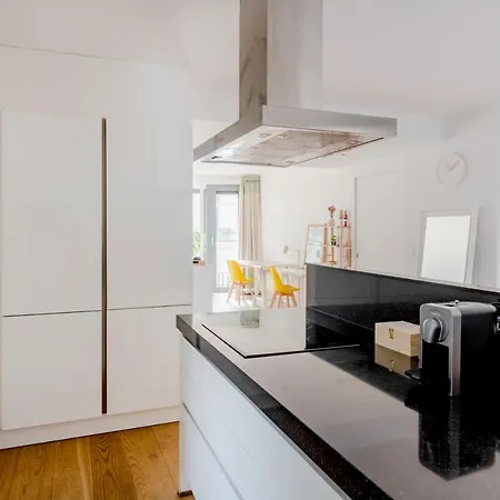 Defacqz Modern Apartment