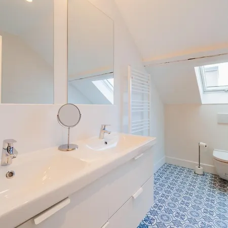 3 Bedroom Duplex Center Of Trendy St Gilles Lejlighed