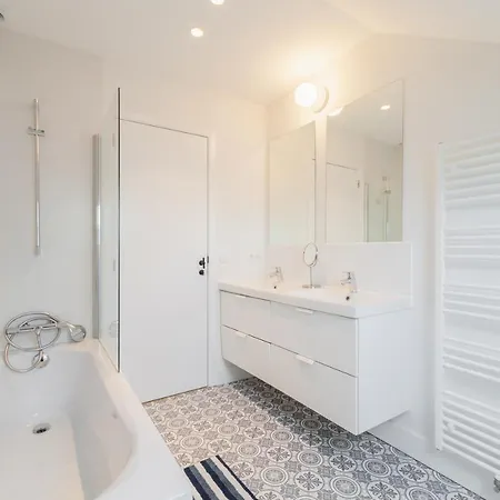 One Bedroom Self Check In In Center Of Trendy St Gilles アパート