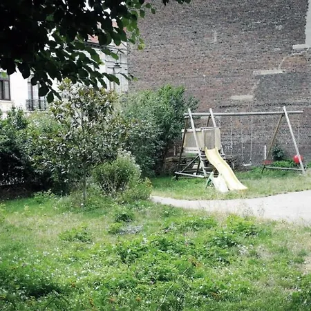 Bright Loft Close To Downtown Appartement