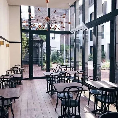 Hotell Latroupe Jardin Secret Saint-Gilles