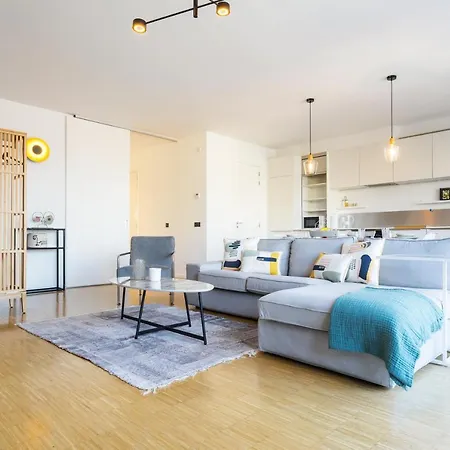 R213 Residences Botanique Apartment