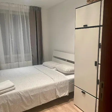 Lovely 2 Bedrooms *