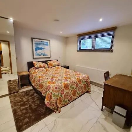 1 Haut De Gamme, Lit Queen Size Apartman Brüsszel