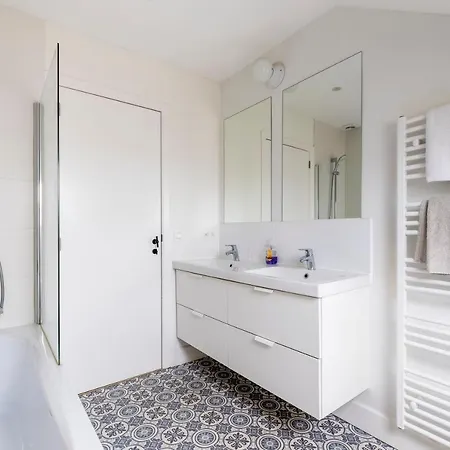 3 Bedroom Duplex Center Of Trendy St Gilles