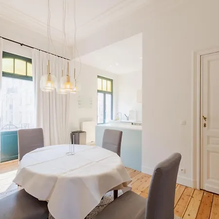 One Bedroom Self Check In In Center Of Trendy St Gilles Apartman Brüsszel
