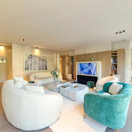 Luxurious On Place Du Grand Sablon 300m2 * Bruxelles