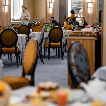 Le Plaza Hotel 5*