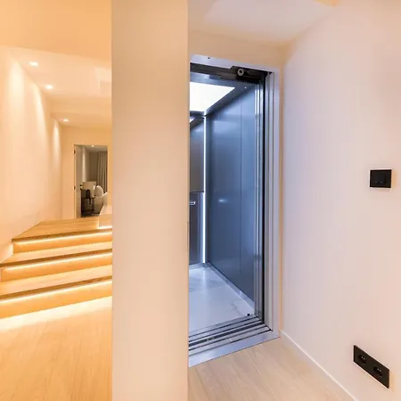 Luxury 3 Bedrooms Townhouse In Perfect Location * Brussels