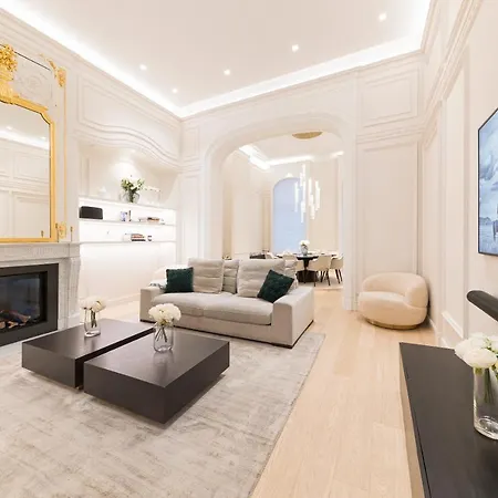 Apartment Luxury 3 Bedrooms Townhouse In Perfect Location