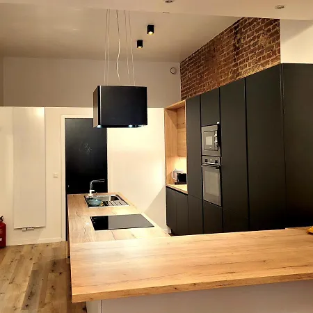Brand New With Private Bathroom And Balcony-terrasse Maison d'hôtes Bruxelles