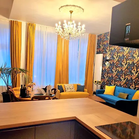 Brand New With Private Bathroom And Balcony-terrasse Brussels