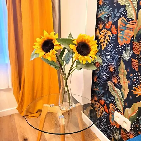 Brand New Iris With Private Bathroom And Balcony Casa de hóspedes 4*