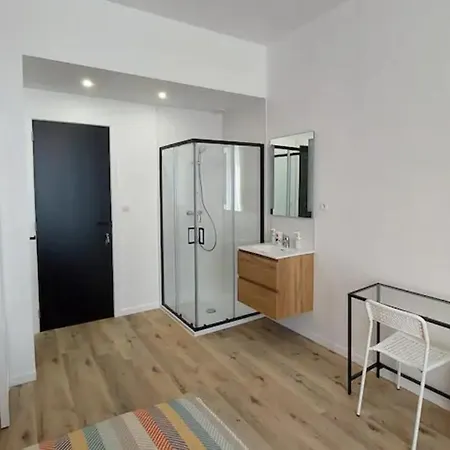 Brand New With Private Bathroom And Balcony-terrasse