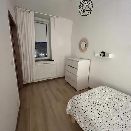 - Place Jourdan & Eu Institutions Apartment *