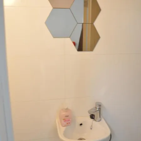 Awesome Studio In Marolles Brüksel