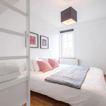 Penthouse Idealement Situe Daire Brüksel