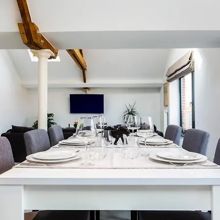 Daire Magnifique Penthouse 3 Chambres Dans Le Quartier Du Canal Brüksel