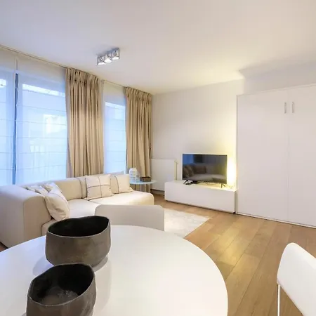 Appartement Proche De La Toison D'or Bruxelles
