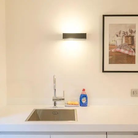 Apartment Superbe 3 Avec Terrasse Proche De La Place Flagey Brussels