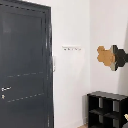 1 Au Centre De *
