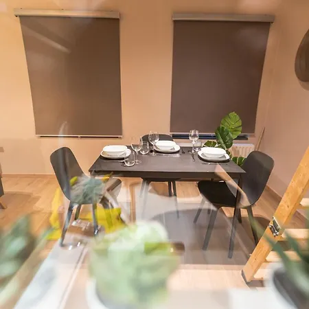 Golden Dove Luxury Aparts Appartement *