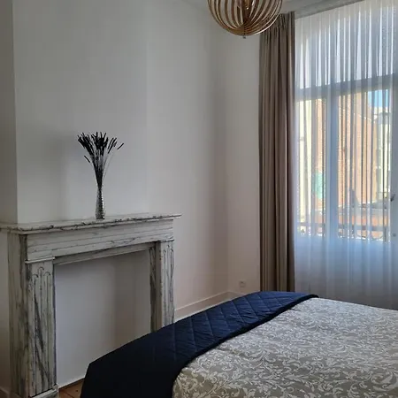 Brussels Bed & Blockchain Private With Shared Bathroom