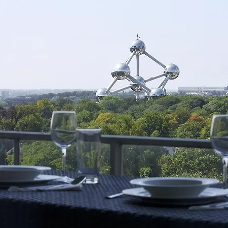 Atomium *