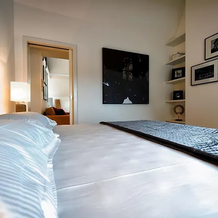 Aparthotel Charles - Louise