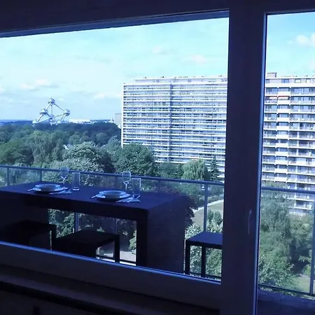 Atomium Apartment