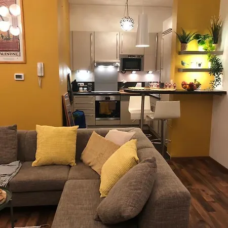 Апартаменты Cozy Design Studio, Hyper-equipped And Close To Eu *