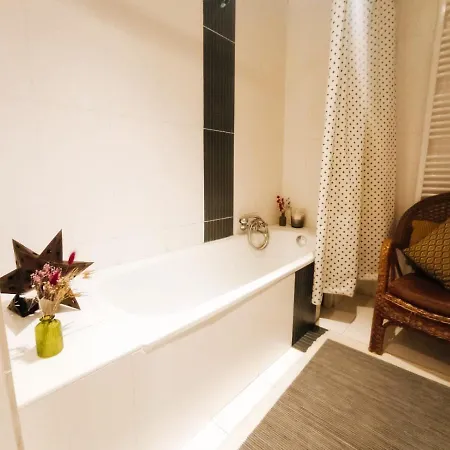 Apartment Bright Loft Close To Downtown