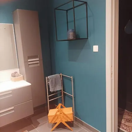 Bright Loft Close To Downtown Διαμέρισμα *