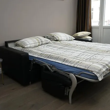 Modern At European Quarter Apartment *