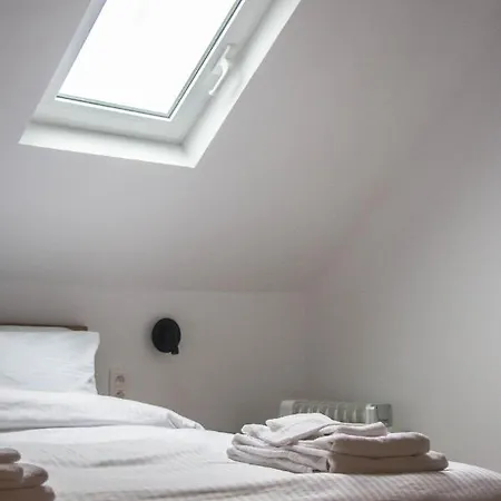 Quartier Louise Apartment