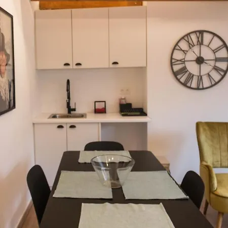 Apartment Quartier Louise Brussels