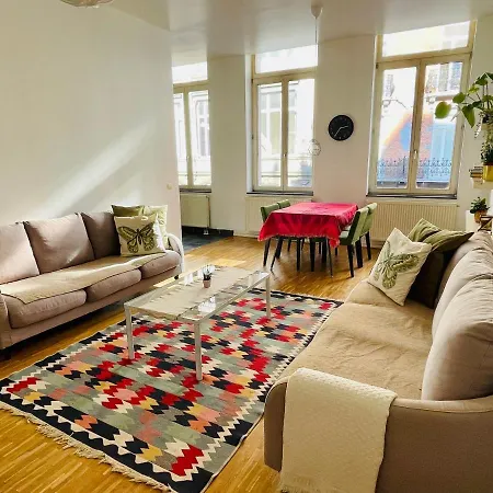 דירה Down-town 1 Bedroom Flat בריסל