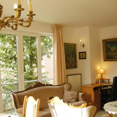 Cosy Nest With Garage In Apartment Brussels