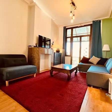 Cozy, Comfortable Apt, Well Located - Eu Ulb Vub Apartman *