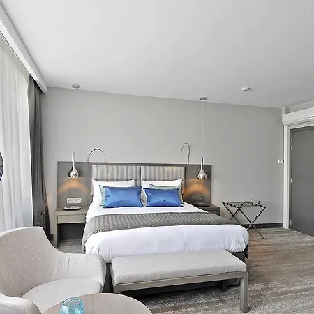 Hotel Agenda Louise 3*