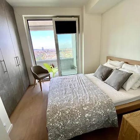Private On An Espectacular And Unique View Shared Flat