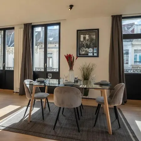 Beautiful 2-bedroom In The Center Of Lejlighed *